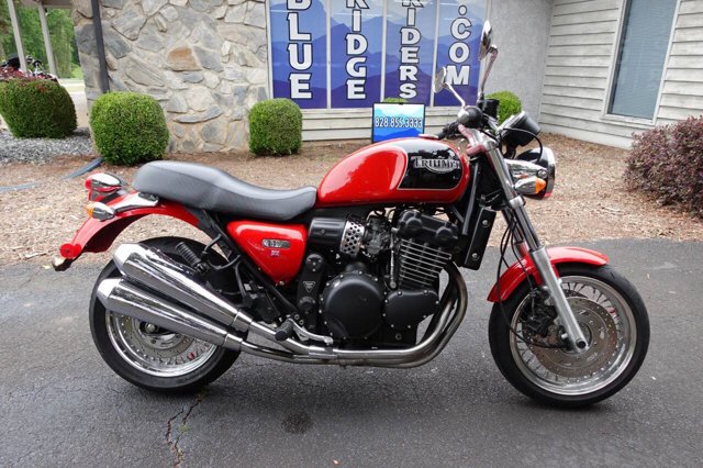 1999 Triumph Thunderbird 900