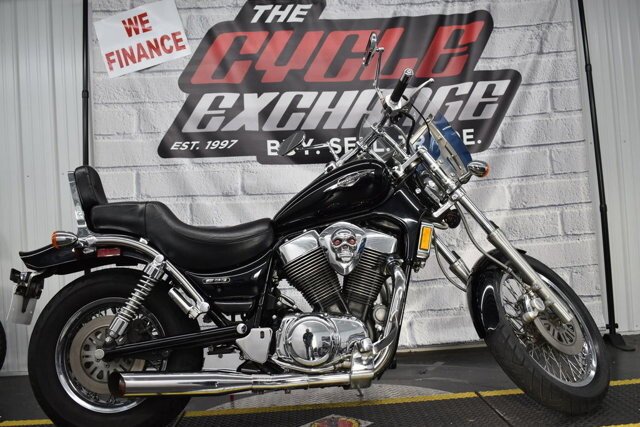 2005 Suzuki Boulevard 1400 S83
