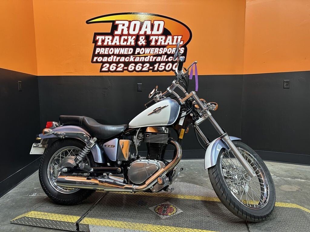 2006 Suzuki Boulevard 650 S40