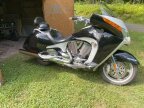 Thumbnail Photo 2 for 2009 Victory Vision Touring ABS for Sale by Owner