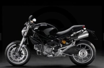 2010 Ducati Monster 1100