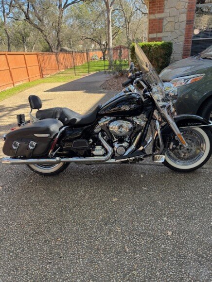 Photo 1 for 2011 Harley-Davidson Touring Road King Classic for Sale by Owner