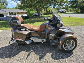 2012 Can-Am Spyder RT Audio & Convenience