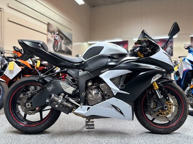 しも。 2013 Kawasaki Ninja ZX-6R (ZX636) in White at Tommy's