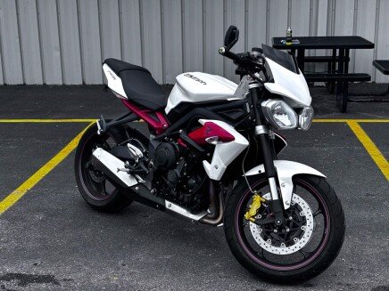 Photo 1 for 2014 Triumph Street Triple