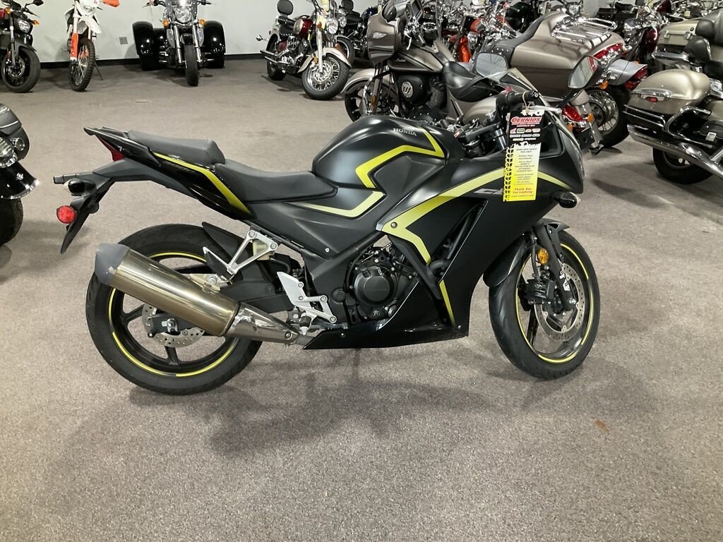 2015 Honda CBR300R