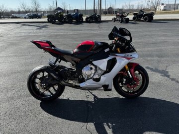 2015 Yamaha YZF-R1