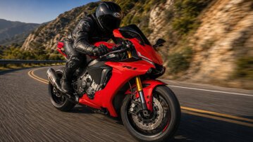 2015 Yamaha YZF-R1 Base