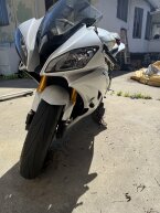 Thumbnail Photo 2 for 2015 Yamaha YZF-R6 for Sale by Owner