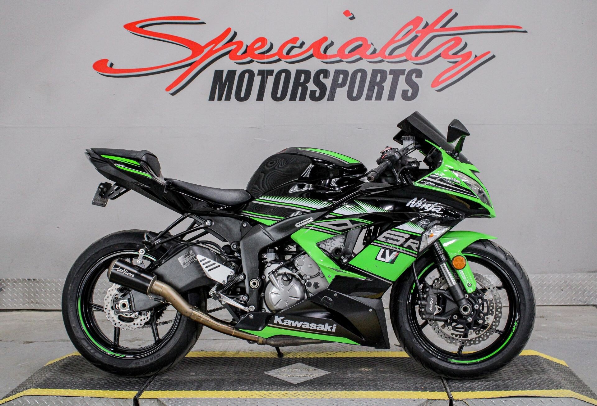 2016 (12) Kawasaki ZX6R Performance Edition Supersport Used