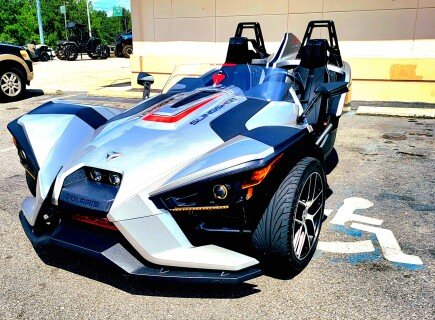 Photo 1 for 2016 Polaris Slingshot for Sale by Owner