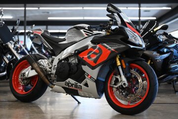 2017 Aprilia RSV4 RR