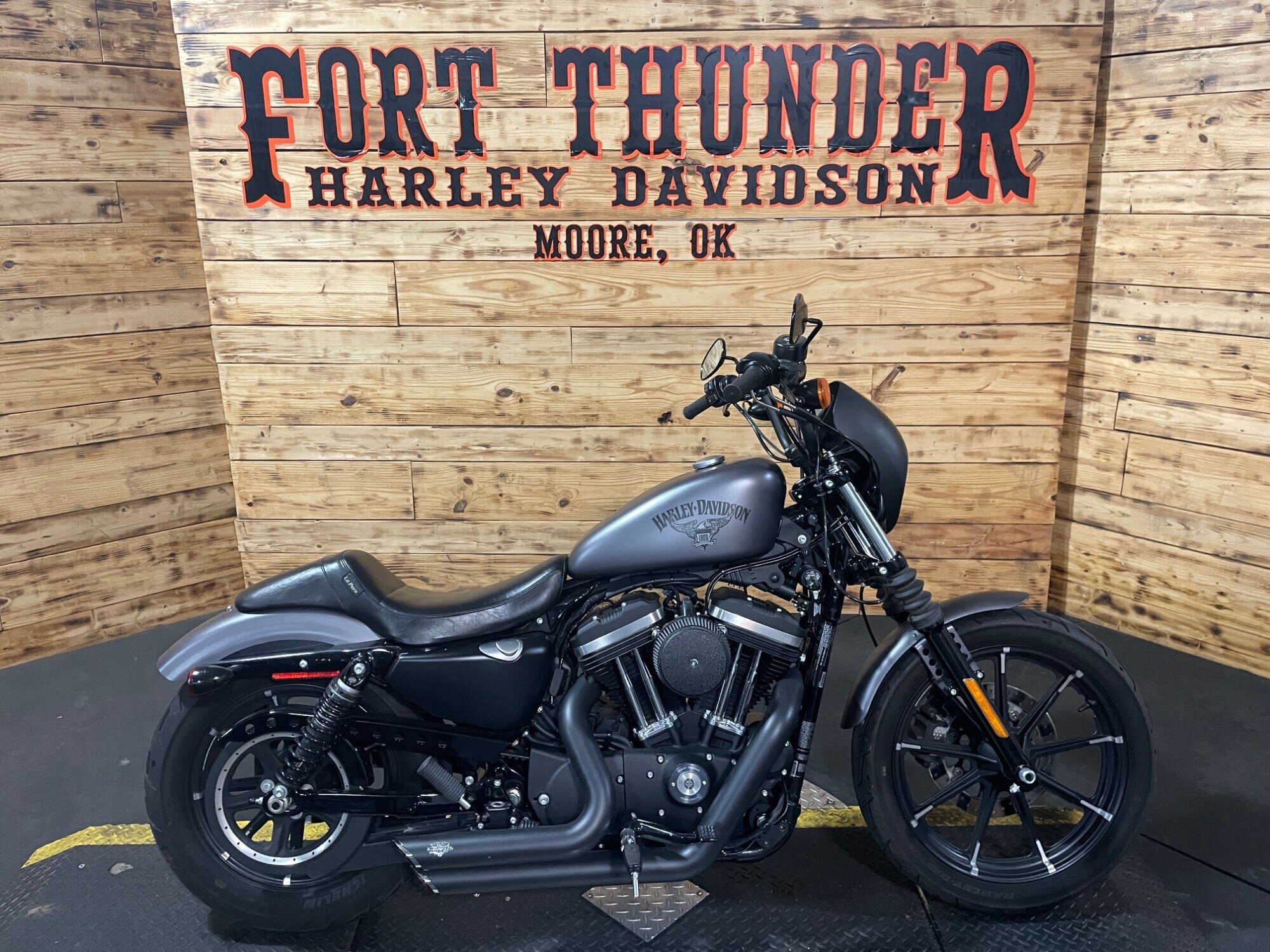 2017 Harley-Davidson Sportster Iron 883
