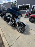 Thumbnail Photo 2 for 2017 Harley-Davidson Touring Street Glide