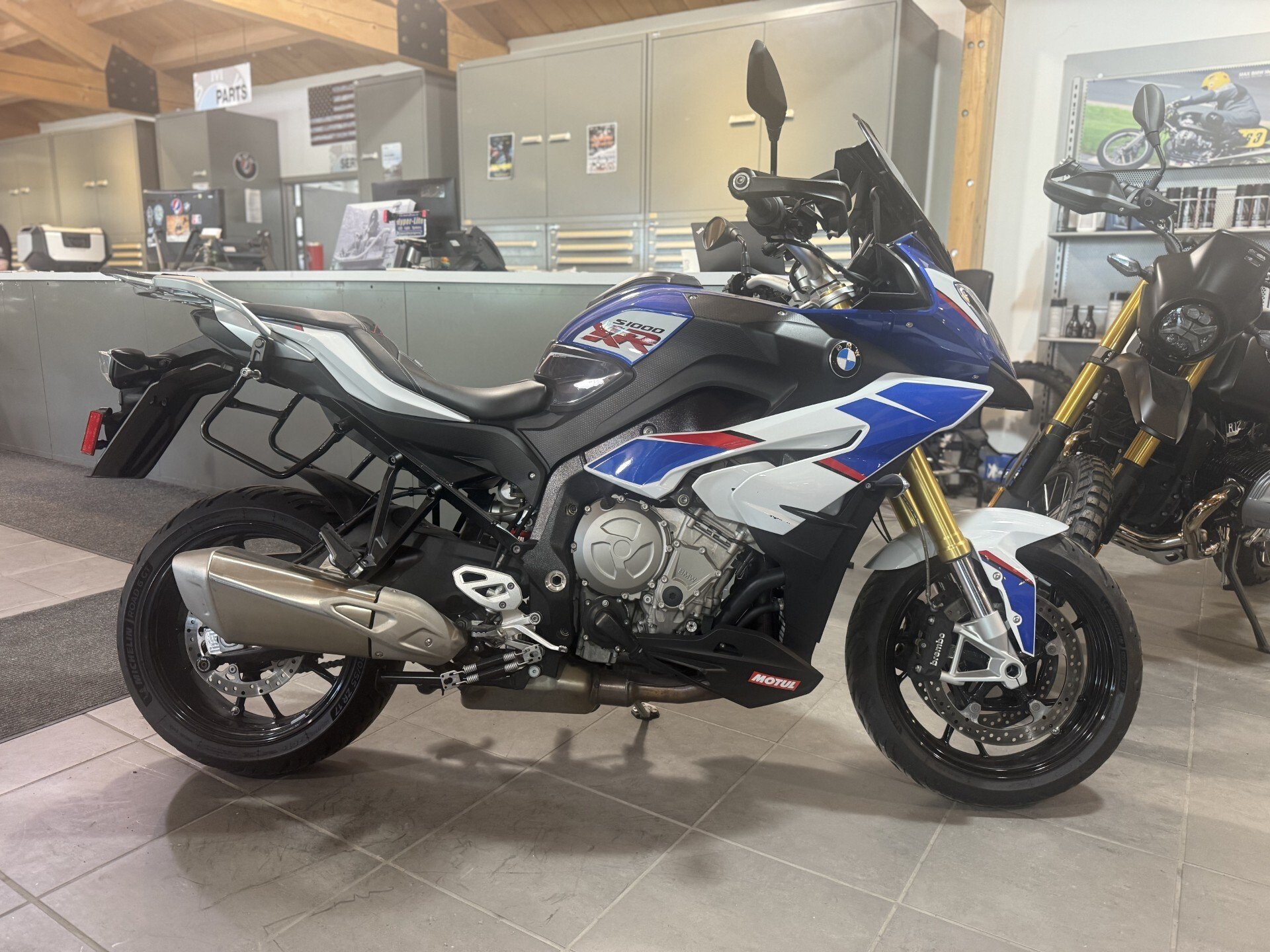 2018 BMW S1000XR