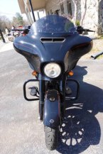 Thumbnail Photo 3 for 2018 Harley-Davidson Touring