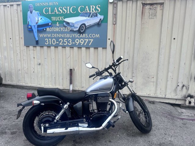 2018 Suzuki Boulevard 650 S40