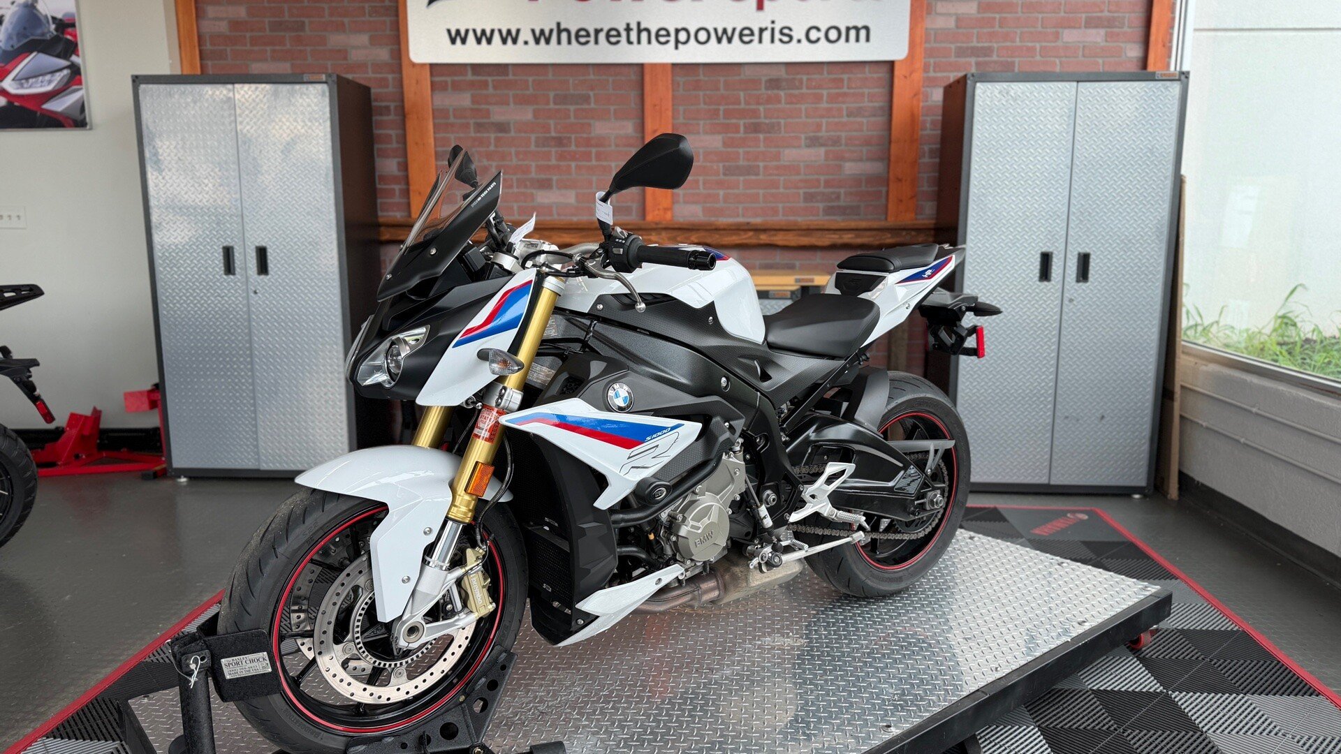 2019 BMW S1000R