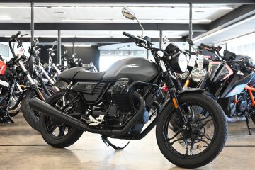 2019 Moto Guzzi V7 III Stone
