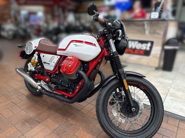 2020 Moto Guzzi V7