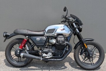 2020 Moto Guzzi V7 III Stone Night Pack