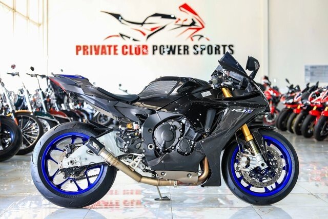 2020-Yamaha-YZF_R1M-motorcycle