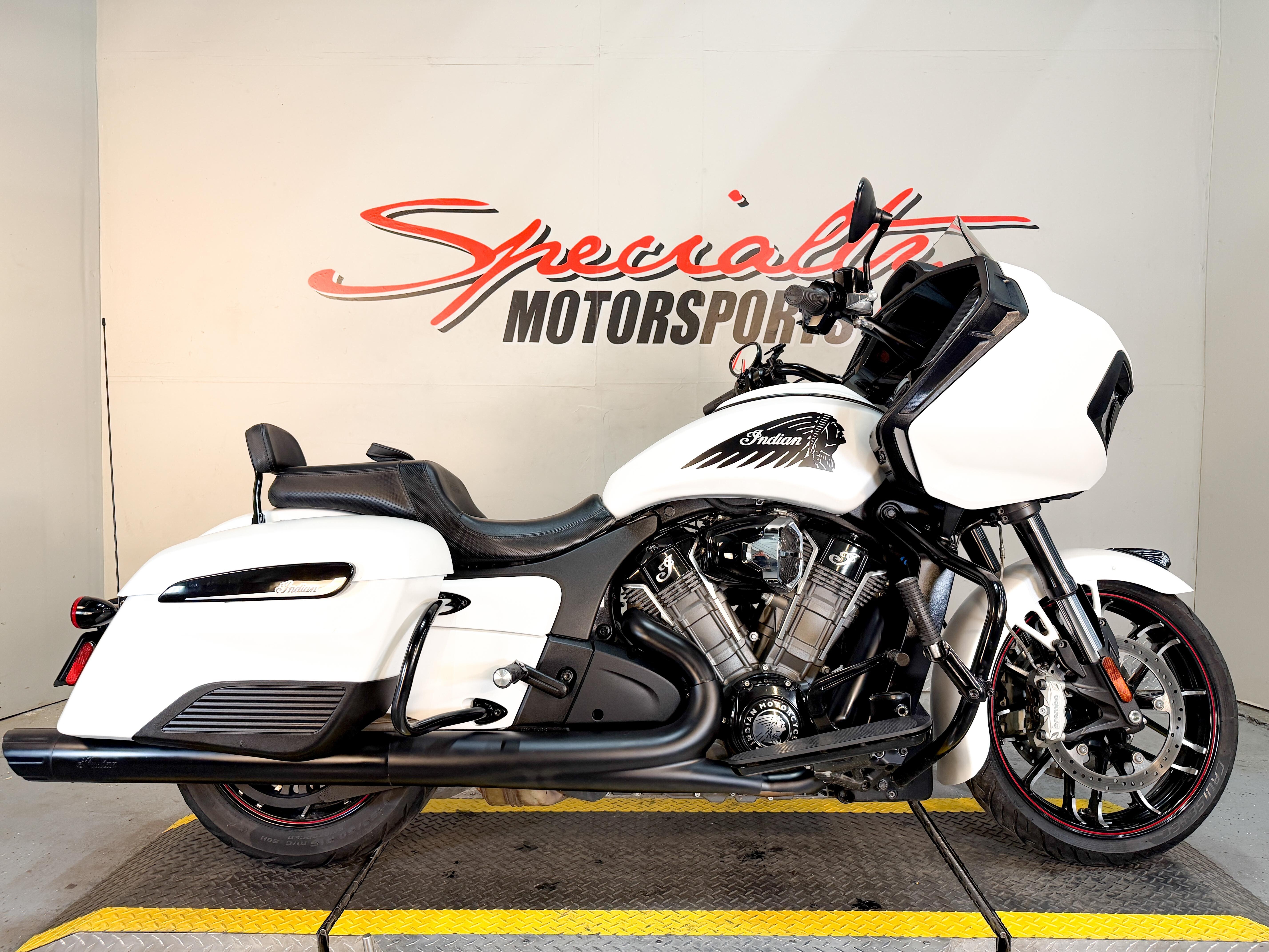 2021 Indian Challenger Dark Horse
