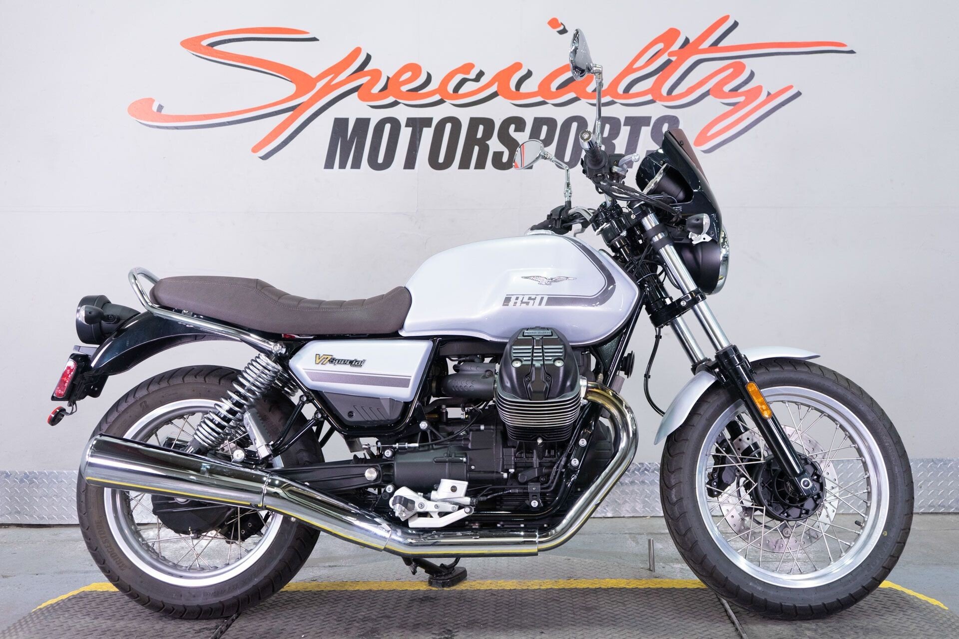 2021 Moto Guzzi V7