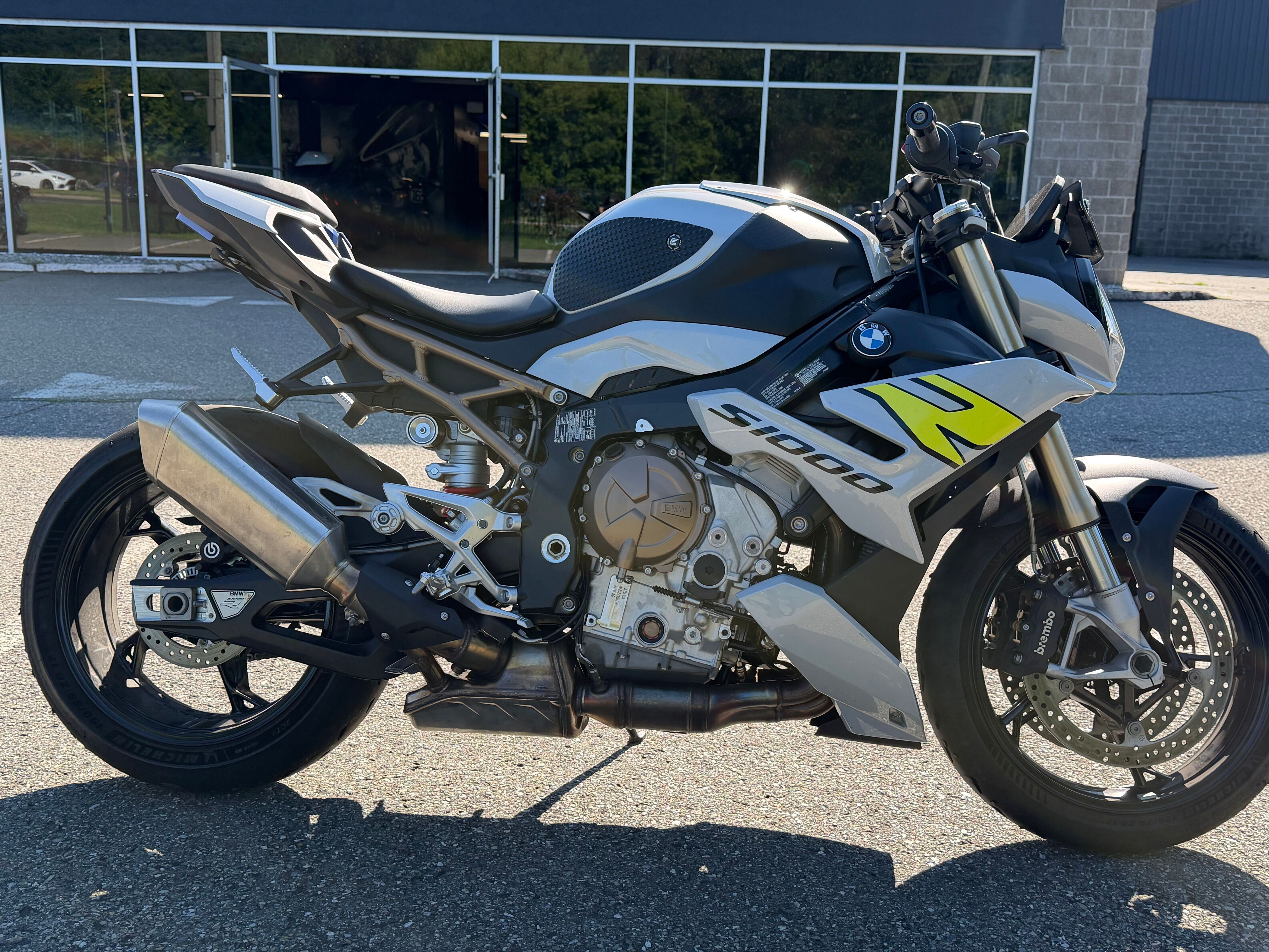 2022 BMW S1000R