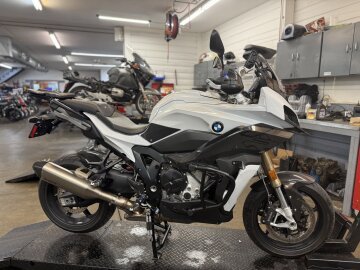 2022 BMW S1000XR