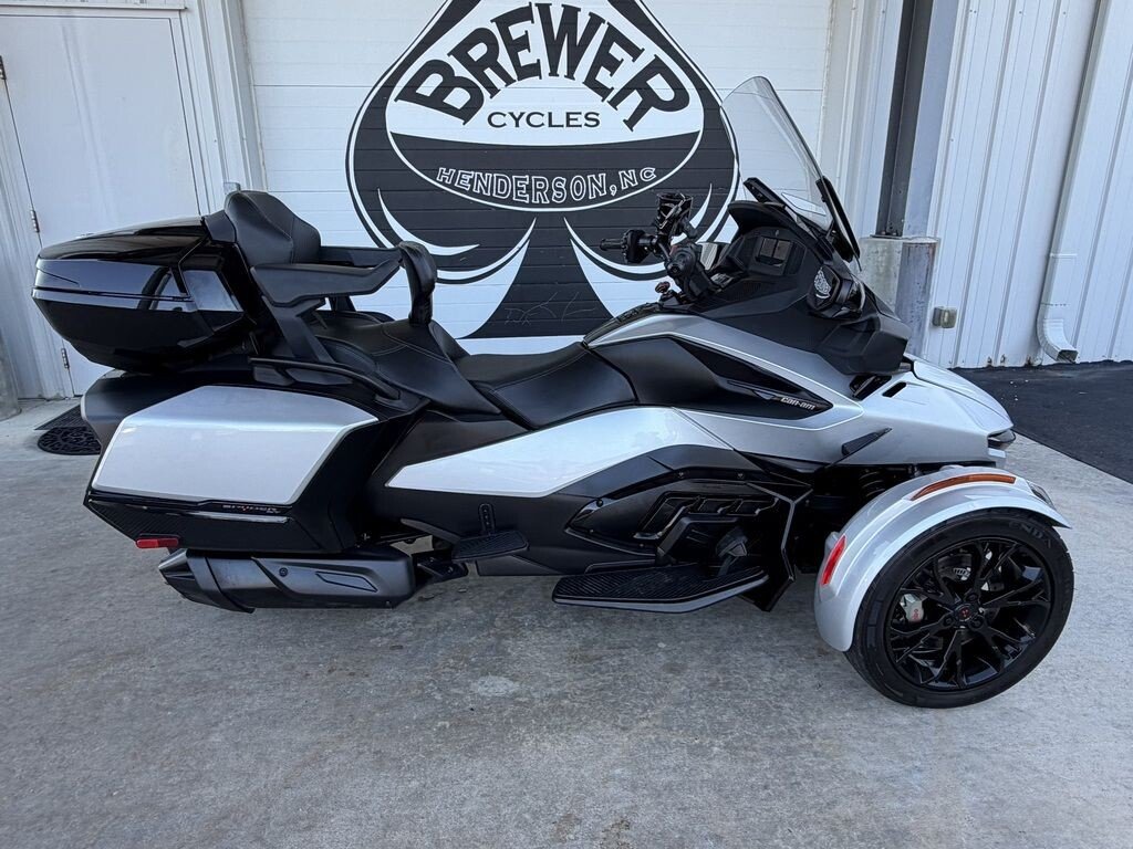 2022 Can-Am Spyder RT