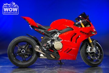 2022 Ducati Panigale V4 S