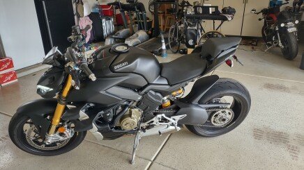 Photo 1 for 2022 Ducati Streetfighter V4 S for Sale by Owner