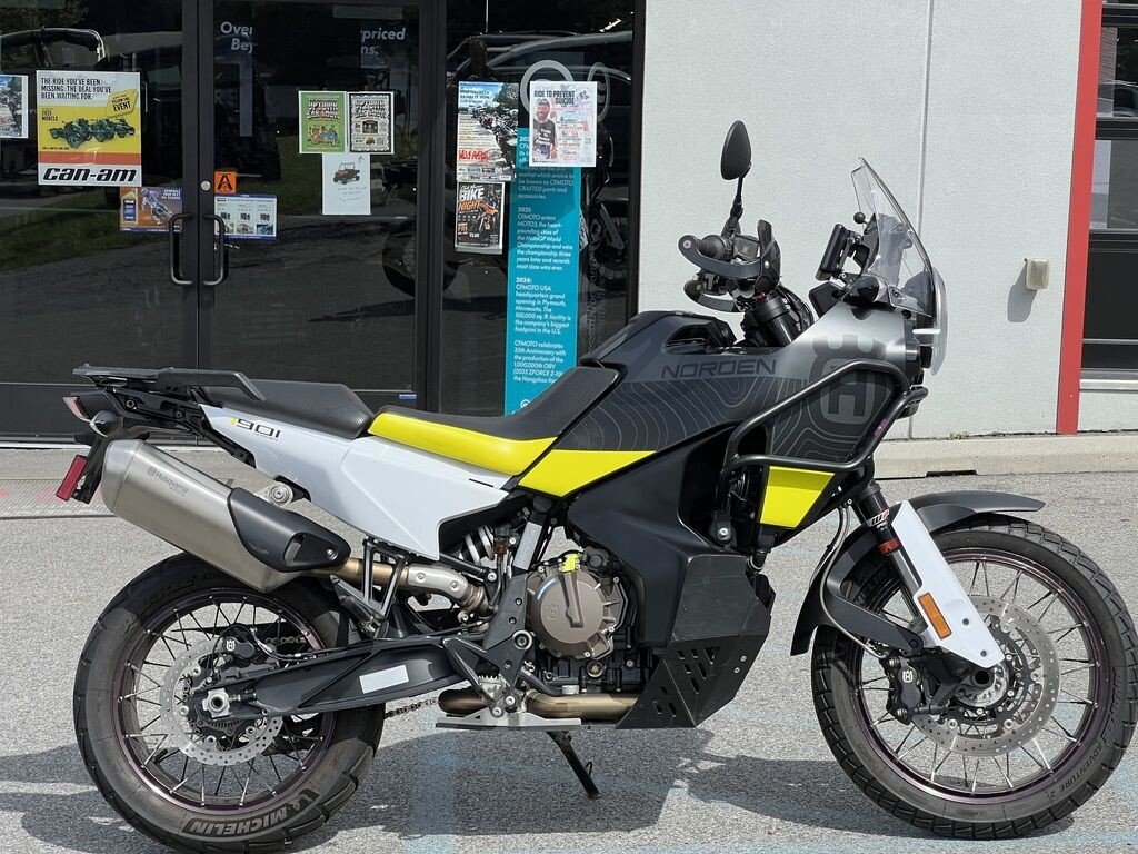 2022 Husqvarna Norden 901