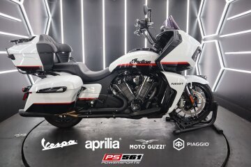 2022 Indian Pursuit Dark Horse w/ Premium Package