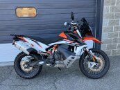 2022 KTM 890