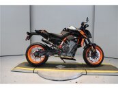 2022 KTM 890