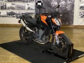 2022 KTM 890