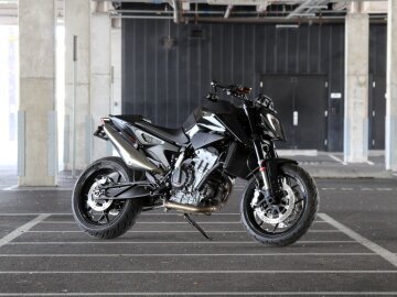 2022 KTM 890
