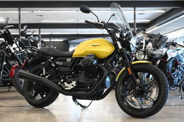 2022 Moto Guzzi V7 Stone