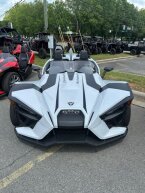 Thumbnail Photo 2 for 2022 Polaris Slingshot