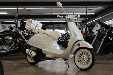 2022 Vespa Sprint 150 Justin Bieber X