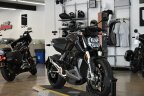Thumbnail Photo 5 for New 2022 Zero Motorcycles SR