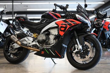 2023 Aprilia Tuono Factory