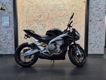2023 Aprilia Tuono Factory