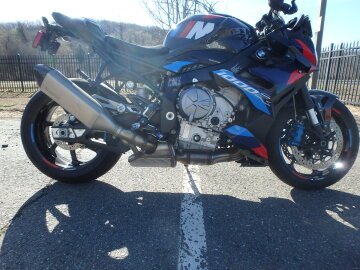 2023 BMW M1000R
