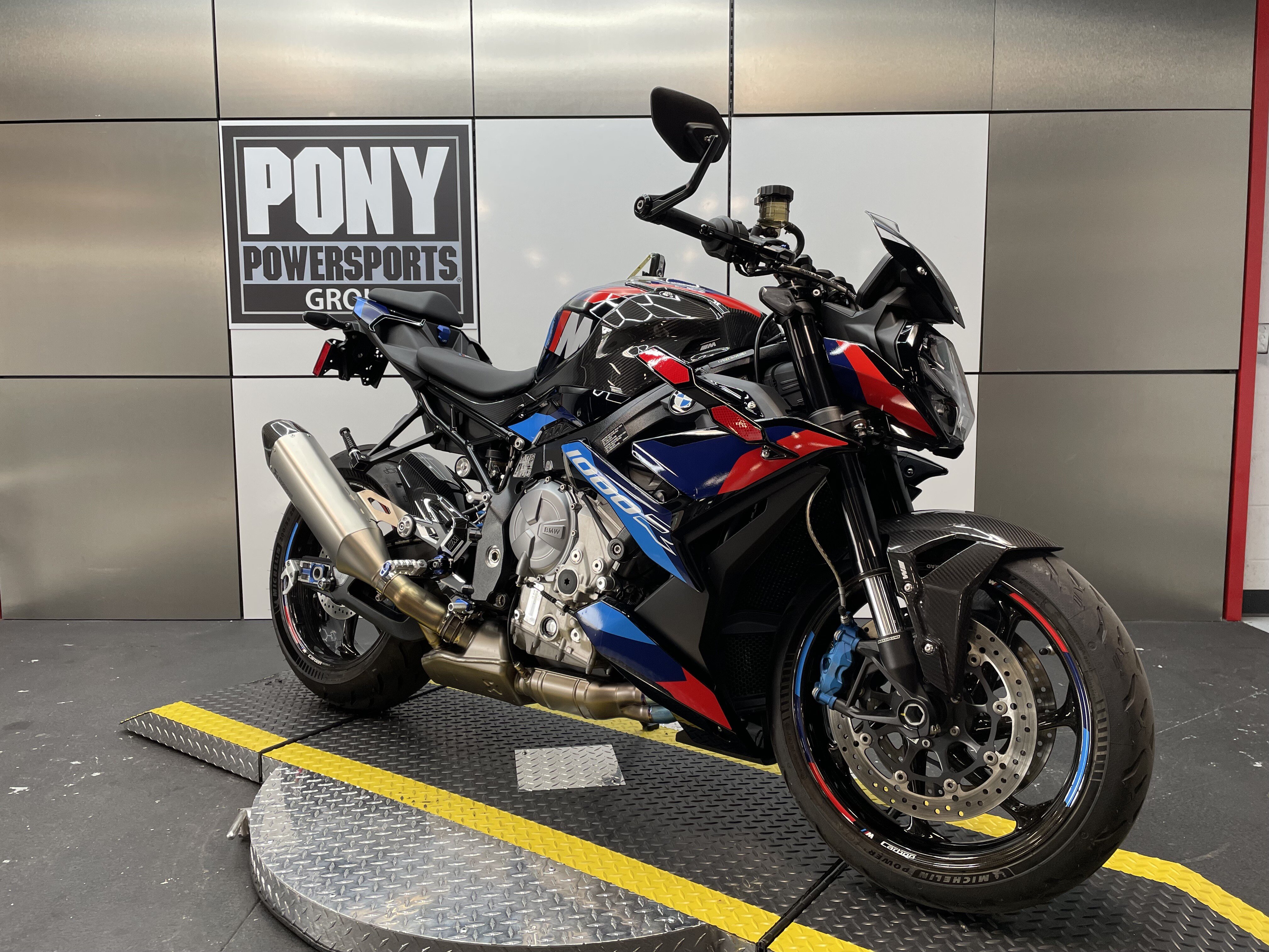 2023 BMW M1000R