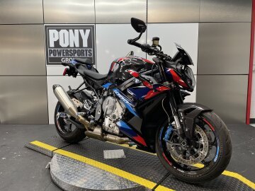 2023 BMW M1000R