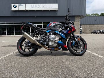 2023 BMW M1000R