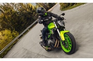 2023 Benelli 302S